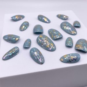 Custom Press-on Nails perfect for occasion. New/Never Worn. Can ship immediately